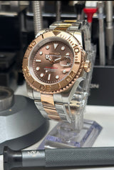 Seiko MOD - Yacht master Cadran chocolat Lunette Acier Bi ton Or rose/acier