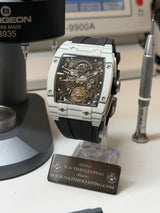 TX-01 /  TOURBILLON VOLANT - Lunette Carbon Blanc Boitier Acier 316L Cadran Noir Onyx /Bracelet  Noir Onyx