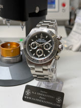 RELAX - Chronographe Racing Lunette acier brossé cadran noir Bracelet Acier