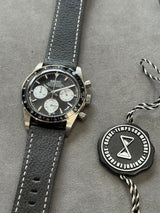 N.A - Chronographe 37mm vintage Racing Lunette alu cadran Blanc "PANDA" Bracelet Acier