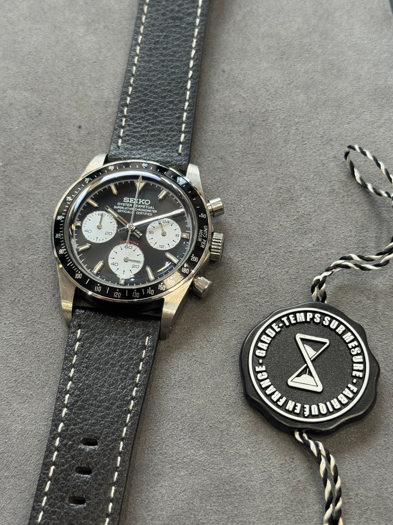 N.A - Chronographe 37mm vintage Racing Lunette alu cadran Blanc "PANDA" Bracelet Acier