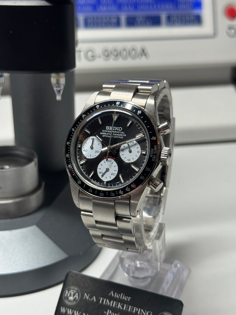 N.A - Chronographe 37mm vintage Racing Lunette alu cadran Blanc "PANDA" Bracelet Acier