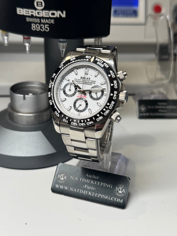 RELAX - Chronographe Racing Lunette céramique cadran Blanc "PANDA" Bracelet Acier