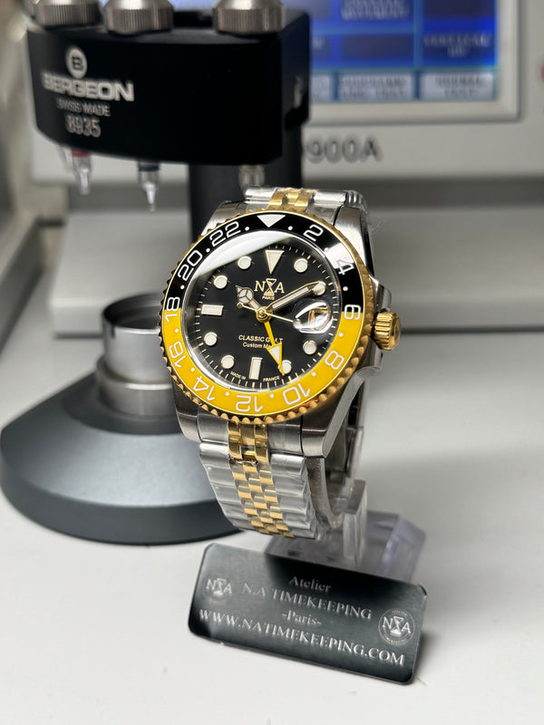 Seiko MOD - N.A Classic GMT Céramique Noir/Jaune Or jaune/acier "VOLT"
