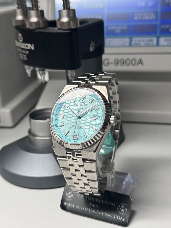 Seiko Mod - Land Dweller Pièce Unique 40mm cadran gauffré Ice blue